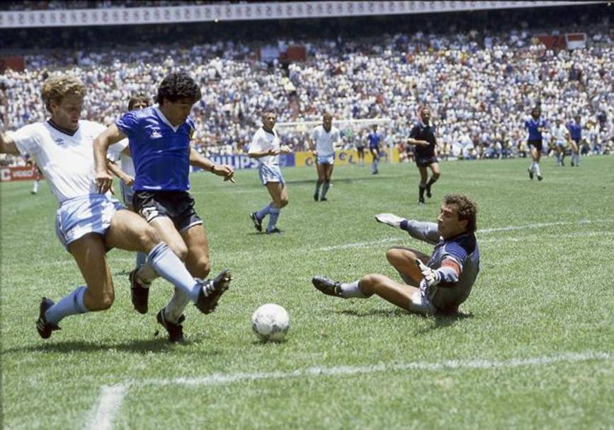 Mondiale Messico 1986. Quarti di finale. Argentina - Inghilterra 2-0. Lo spettacolare gol di Diego Armando Maradona 